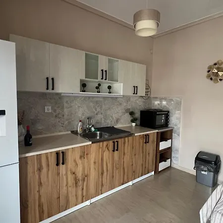 Philip's Seaside Apartman *